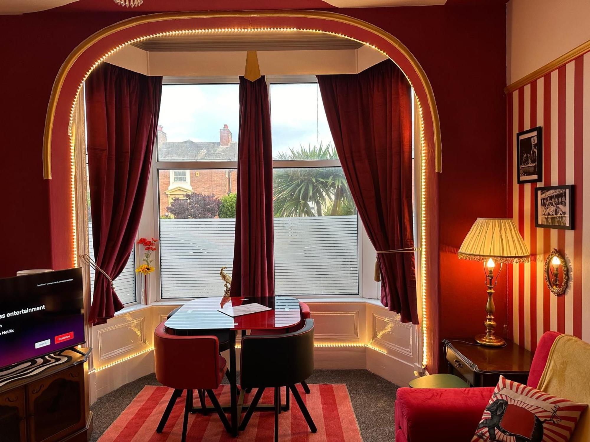 Circus Suite Blackpool Kültér fotó